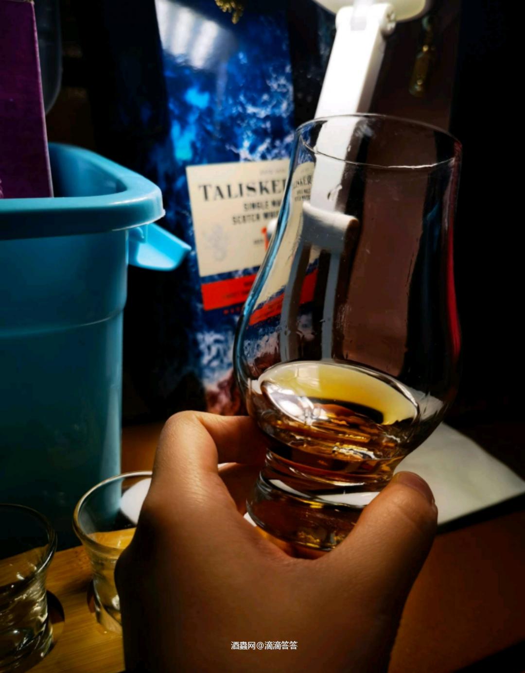 雪茄<img src='https://sdata.whiskyworm.com/xcxpics/emoji_14.png' class='emoji' /> 来找我