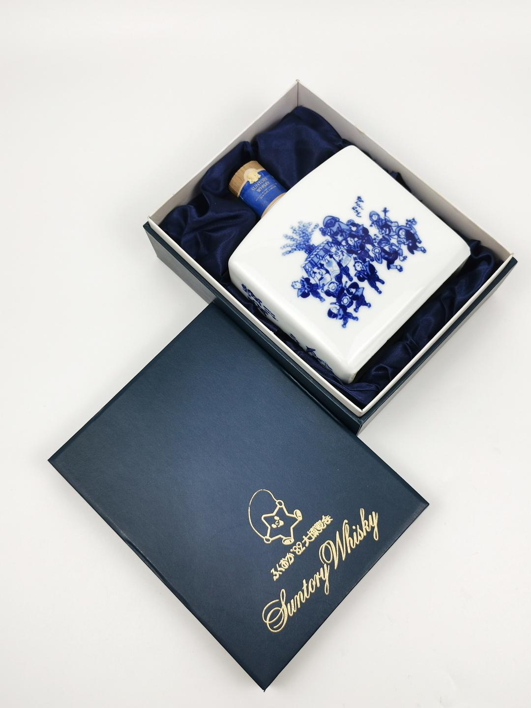 【喜庆吉祥】1982年 山崎蒸馏所 绝版金狮标福冈大博览会纪念有田烧特级日本威士忌