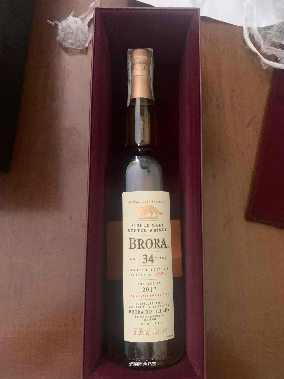 <p class='p'/>听说这个不错,忍不住入了一瓶<img src='https://sdata.whiskyworm.com/xcxpics/emoji_14.png' class='emoji' /><img src='https://sdata.whiskyworm.com/xcxpics/emoji_14.png' class='emoji' /><img src='https://sdata.whiskyworm.com/xcxpics/emoji_14.png' class='emoji' />