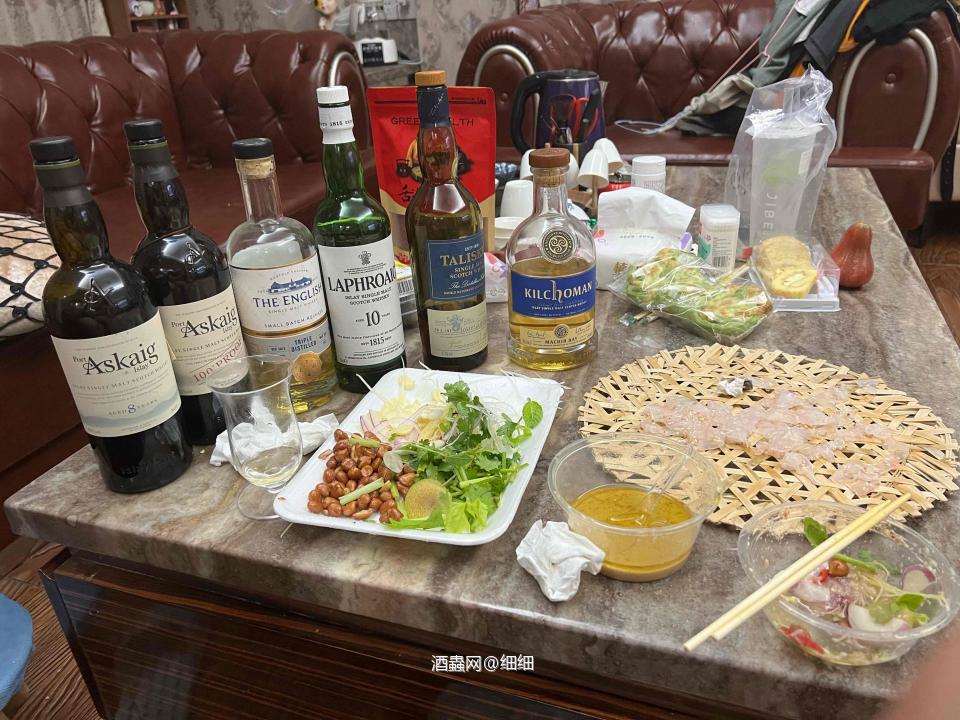 喝着喝着 就 喝多了 哈哈哈