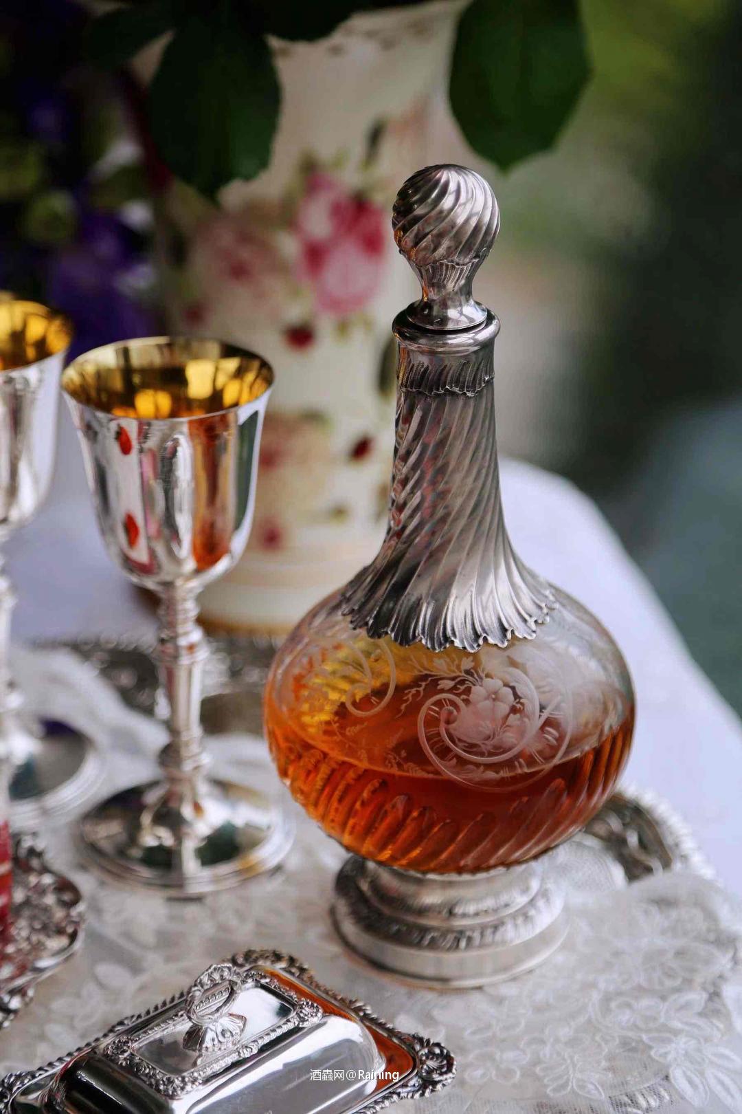 暴雨天喝点小酒去去湿气<img src='https://sdata.whiskyworm.com/xcxpics/emoji_21.png' class='emoji' />