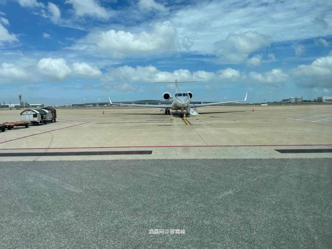 飞机上的酒不太给力