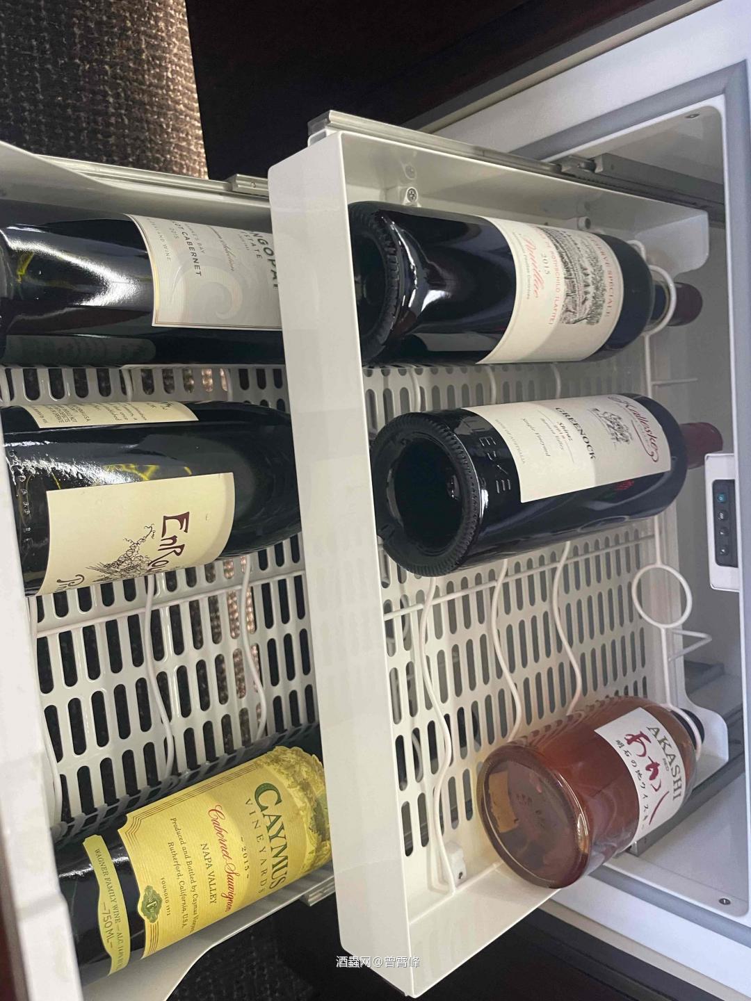 飞机上的酒不太给力