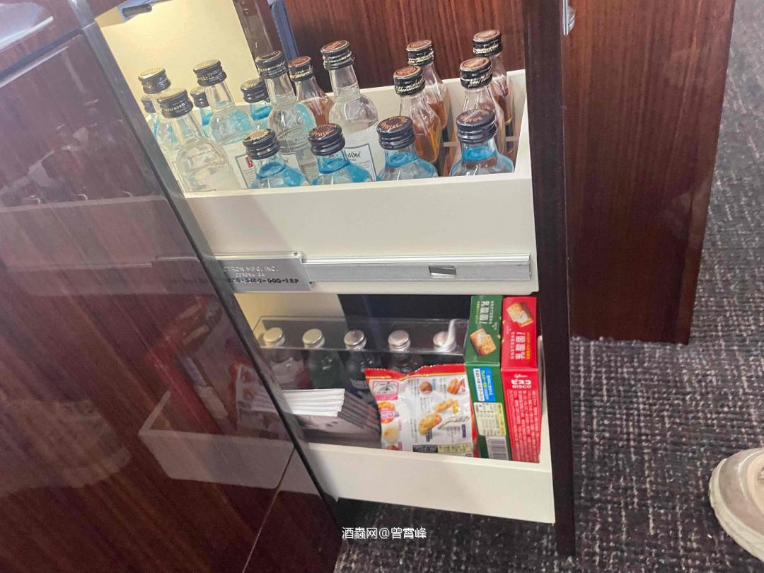 飞机上的酒不太给力