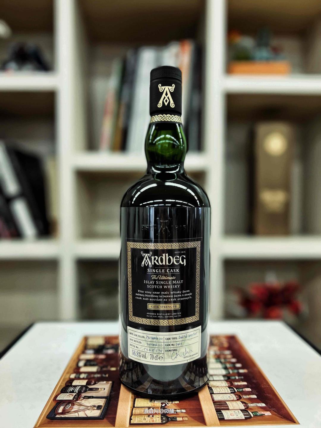 简单收拾一下书柜<img src='https://sdata.whiskyworm.com/xcxpics/emoji_14.png' class='emoji' />