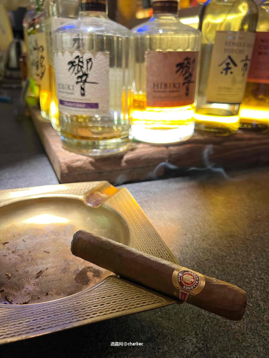 落日熔金 暮云合处 饮酒灰茄路