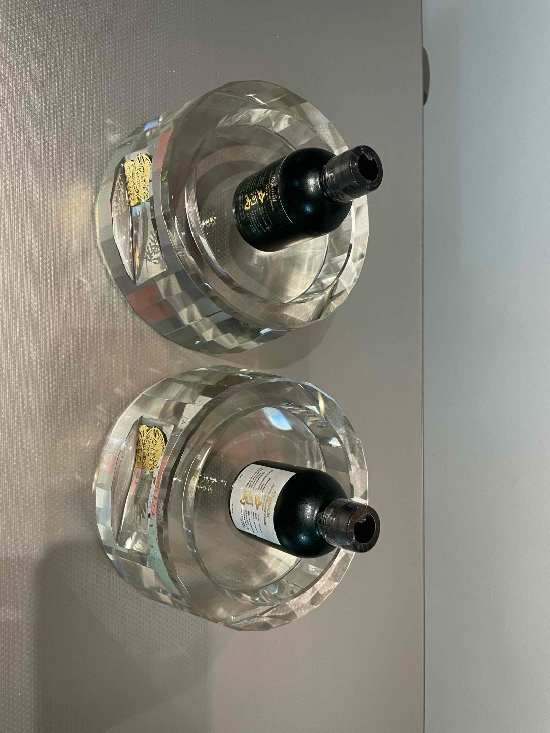 户河内酒版一对 响21年水晶底座一对