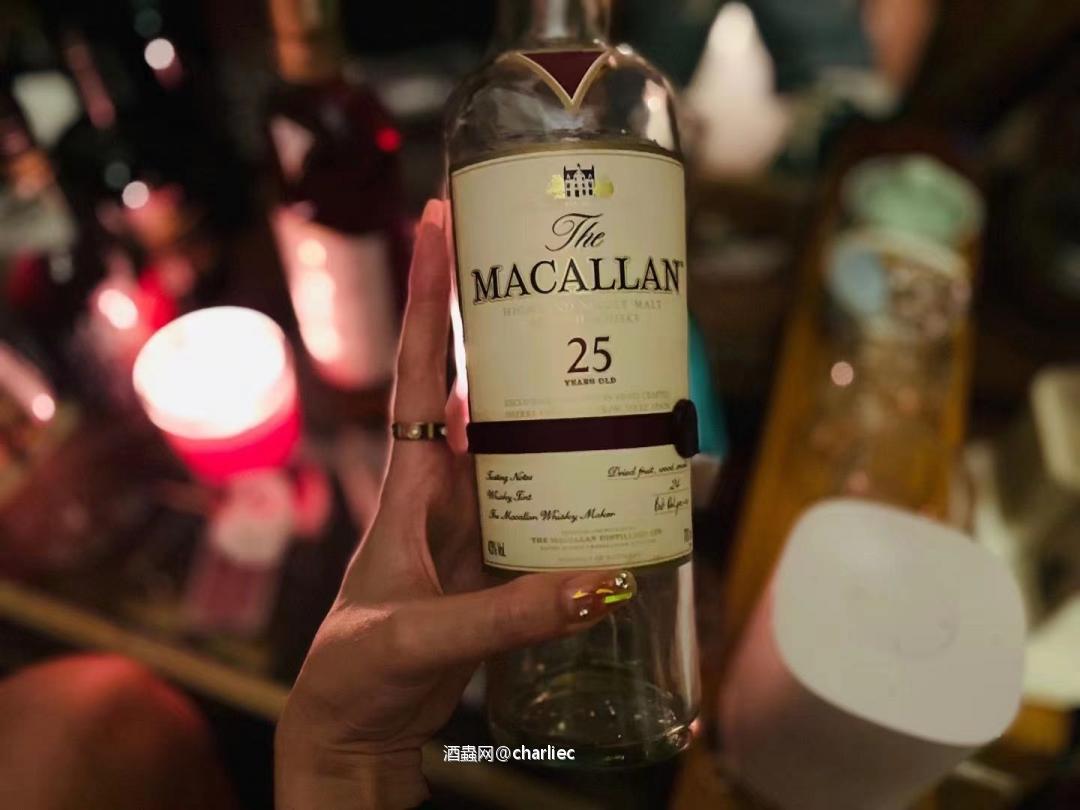 酒是拿来喝的<img src='https://sdata.whiskyworm.com/xcxpics/emoji_1.png' class='emoji' />