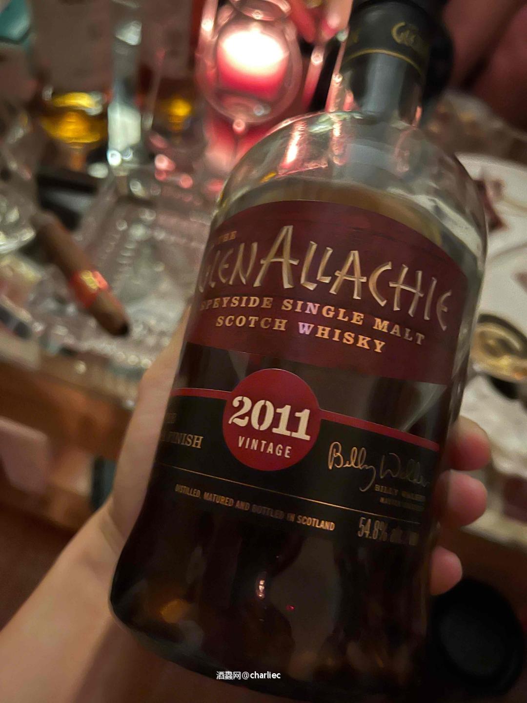 酒是拿来喝的<img src='https://sdata.whiskyworm.com/xcxpics/emoji_1.png' class='emoji' />