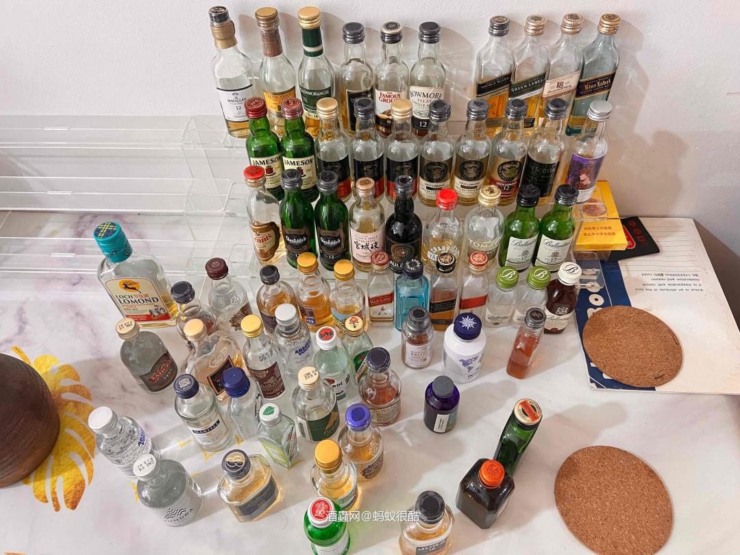 周末了,把酒架子上的灰尘擦一擦