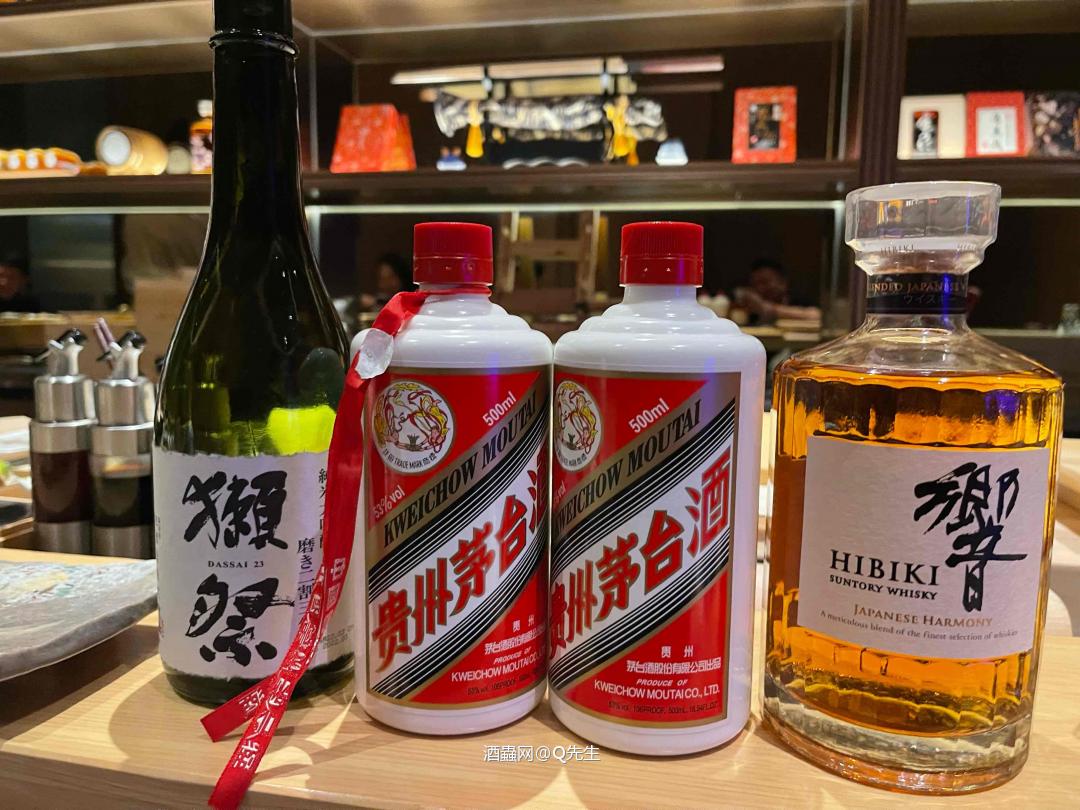 还是茅台镇场！威士忌做陪衬吧<img src='https://sdata.whiskyworm.com/xcxpics/emoji_14.png' class='emoji' /><img src='https://sdata.whiskyworm.com/xcxpics/emoji_14.png' class='emoji' /><img src='https://sdata.whiskyworm.com/xcxpics/emoji_14.png' class='emoji' /><img src='https://sdata.whiskyworm.com/xcxpics/emoji_14.png' class='emoji' />