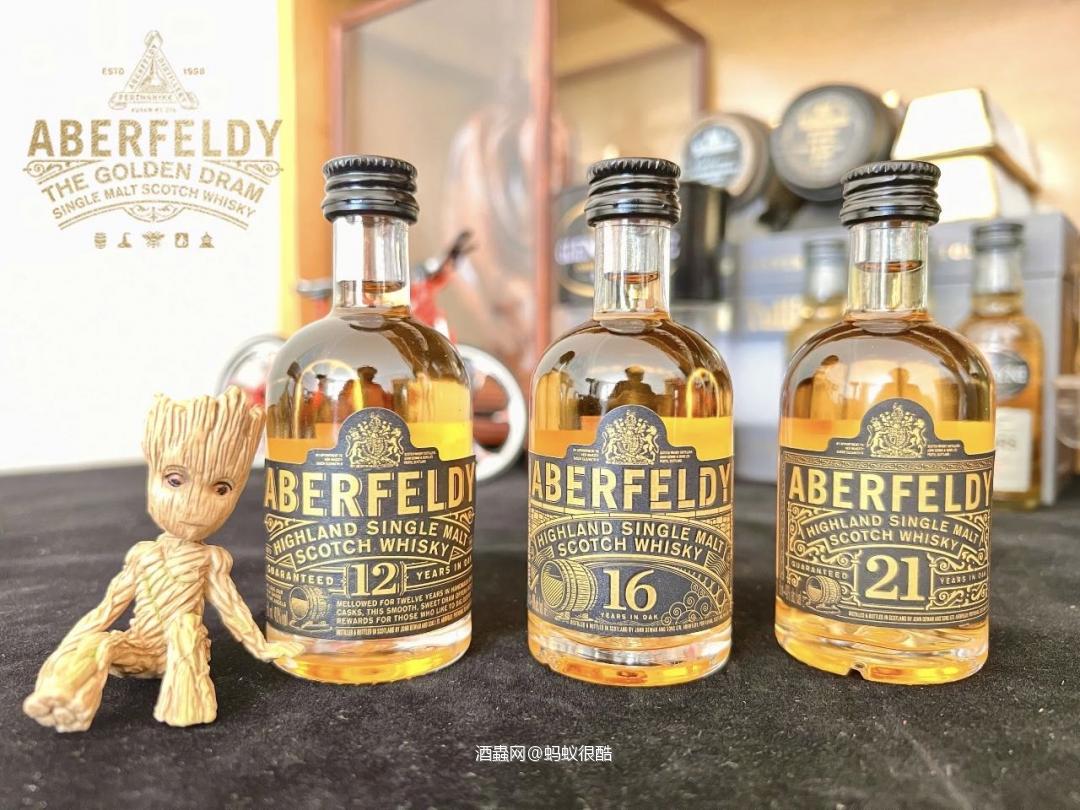 WE ARE THE GOLDEN DRAM.