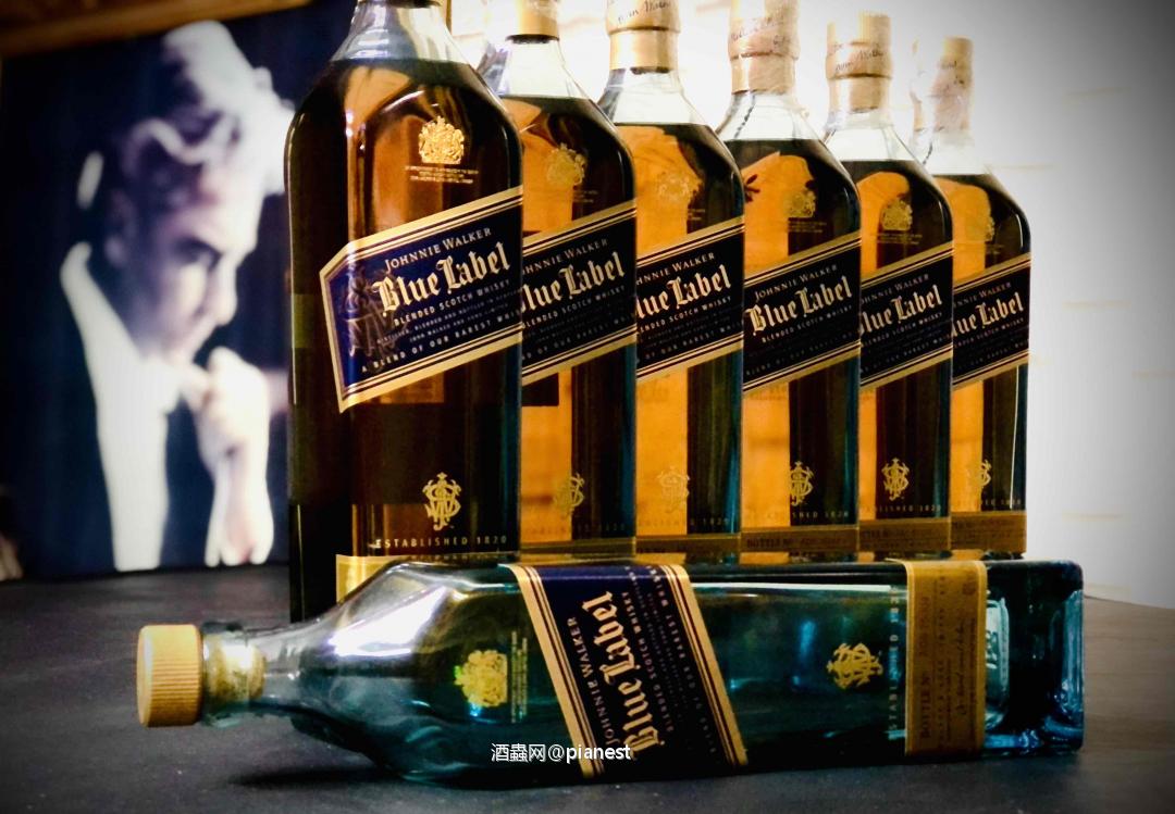 蓝方，谈不上惊艳，但是就是说不出不爱的理由，就像有的人，说不出哪里好，但就是忘不了<img src='https://sdata.whiskyworm.com/xcxpics/emoji_1.png' class='emoji' />