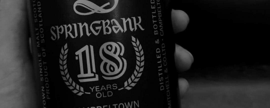 😗/ 宅家自饮零九版十八/ 温润的酒体 如松隆子般的慵懒嗓音/ 油脂感明显 莓果蛋糕 烤焦的树叶还有雨后的草地味道/ 酒体还是太柔软有点下垂不够坚实挺拔 拿捏感一般