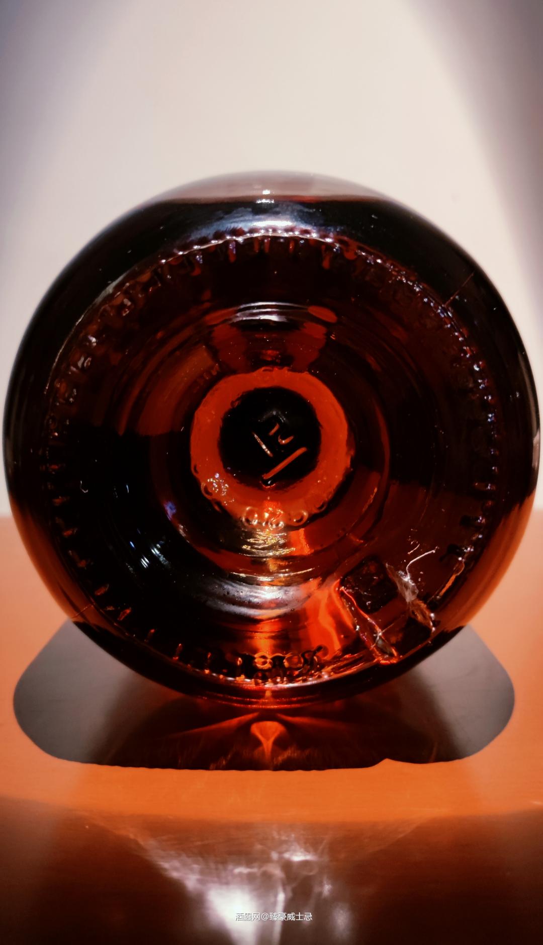 🥃酒液与瓶身一样实在厚实~格兰路思