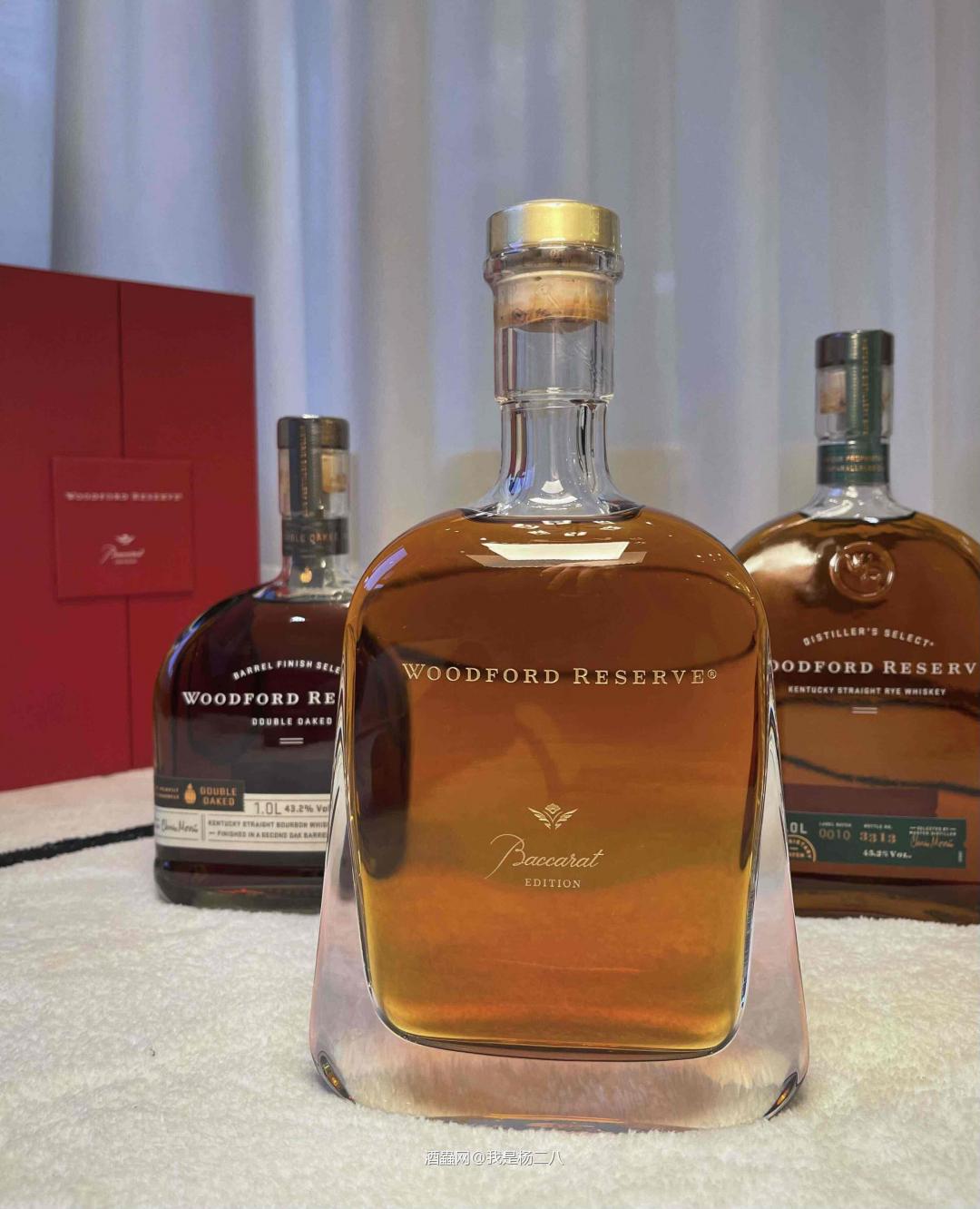 终于攒出活福三兄弟， Woodford于2018年特别推出的过干邑桶威士忌，限量联名Baccarat，首发价2000美金，一大半都在这水晶酒樽上吧。水晶质感凝实，这巴卡拉，名不虚传。