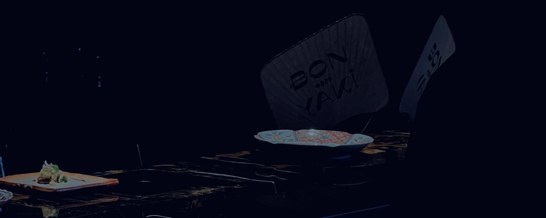 ⚪️ 檀香 白桃 浅浅的单宁木质感 品味中 略带酸辣的回忆 肆无忌惮的年轻时 野战中身体里蓬勃的生命力