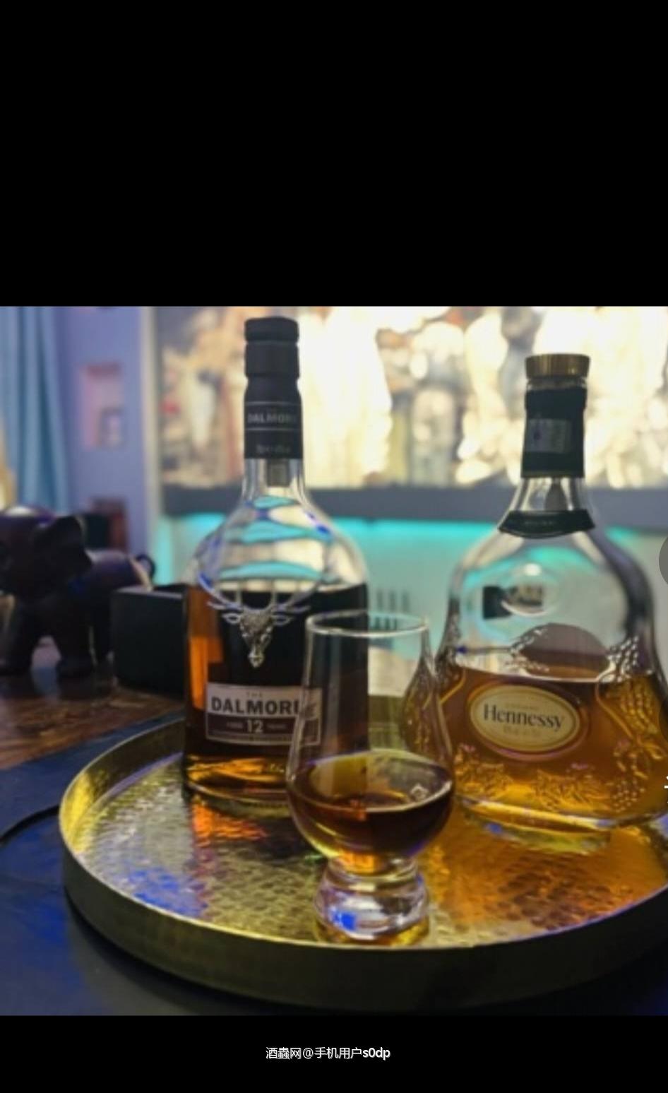 这场合喝这酒 合适<p class='p'/>