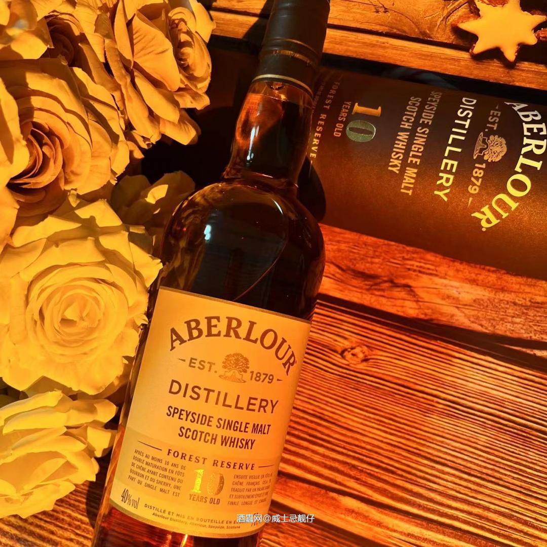 亚伯乐10年40°700ml色泽:淡金黄色.香味:青柠檬…