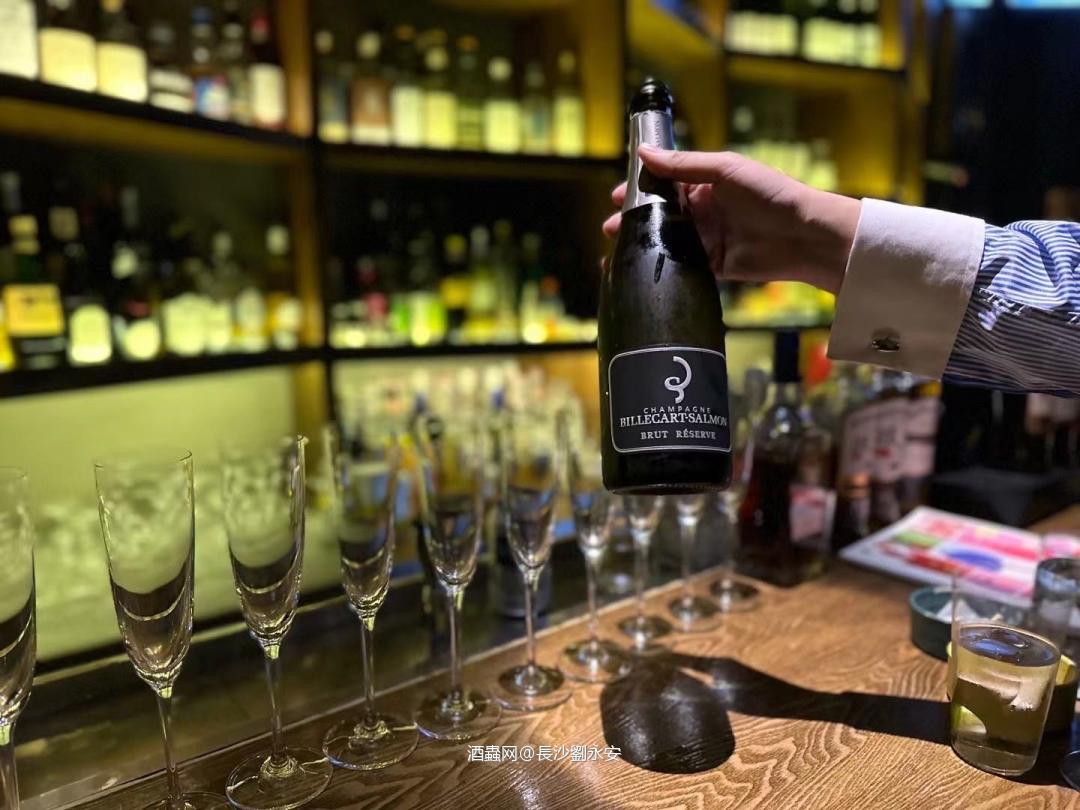 这个冬天我陪你过，让我们一起喝杯威士忌