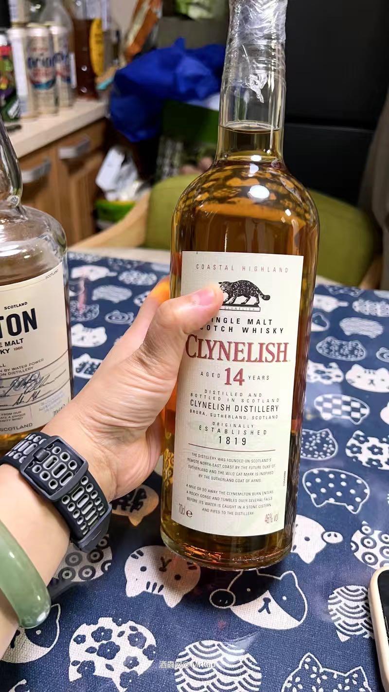 有个朋友老是推荐我这款酒，说性价比很高，叫我一定要买一瓶试下