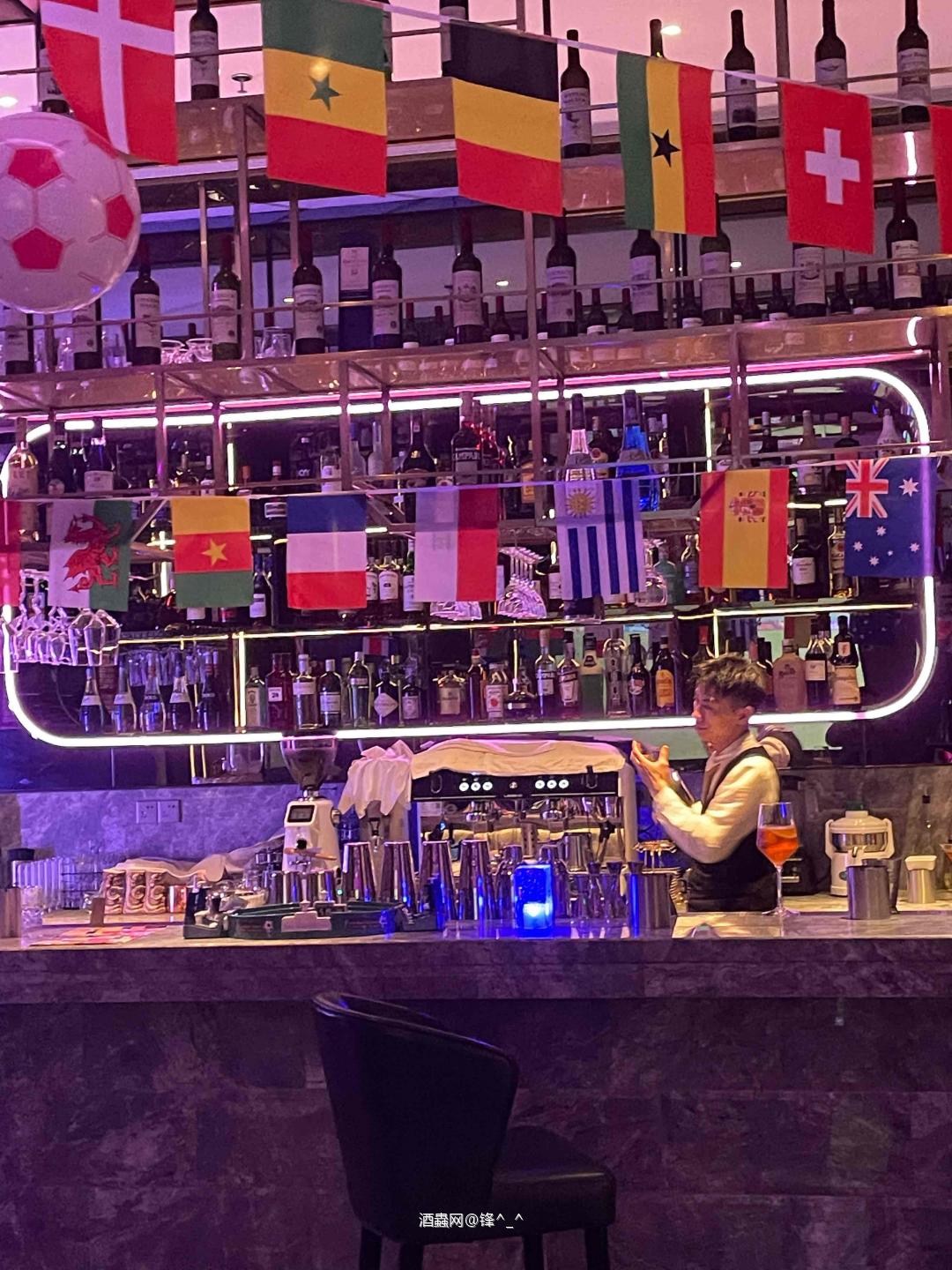 今夜去酒吧<img src='https://sdata.whiskyworm.com/xcxpics/emoji_14.png' class='emoji' />