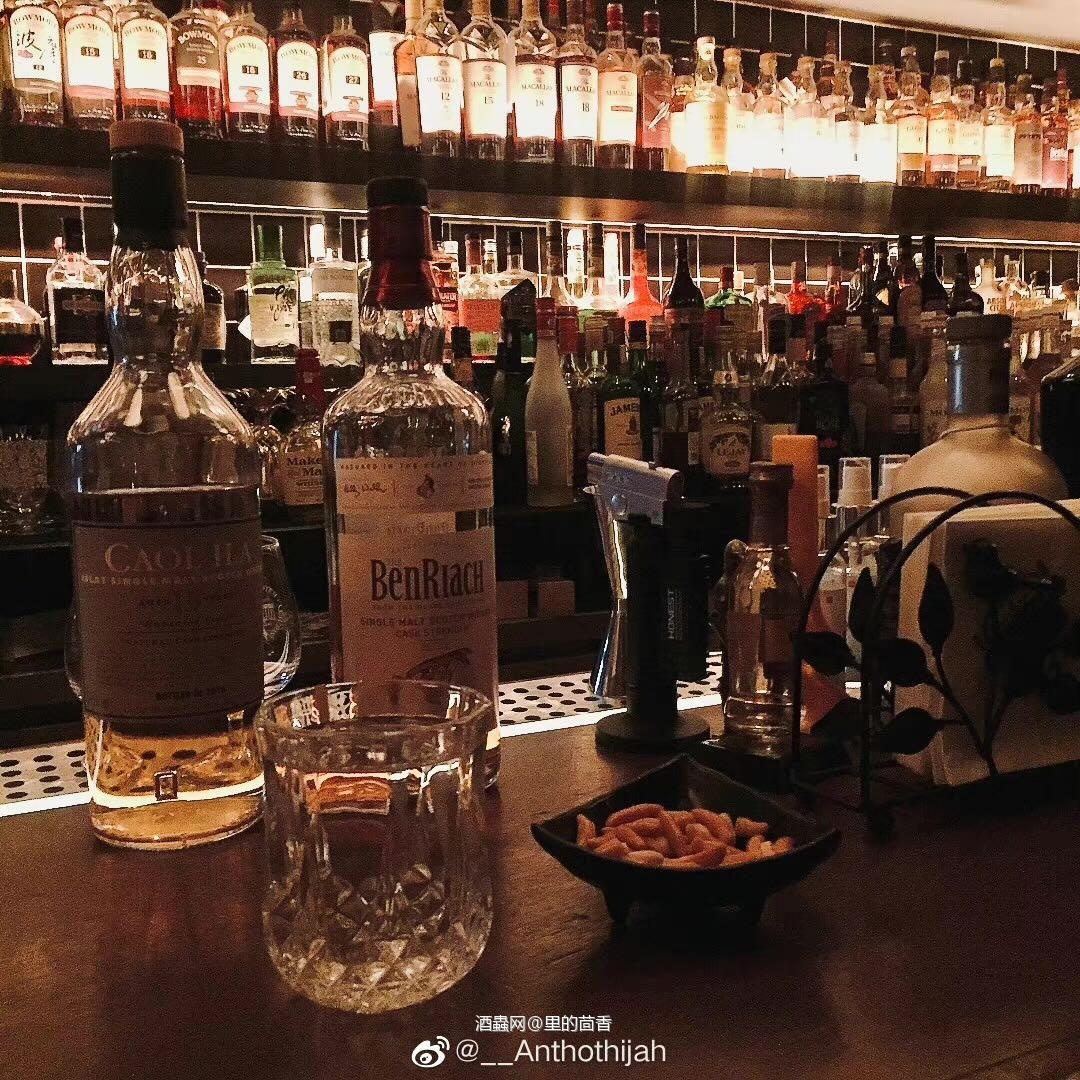 出门在外 也不能忘🥃吖