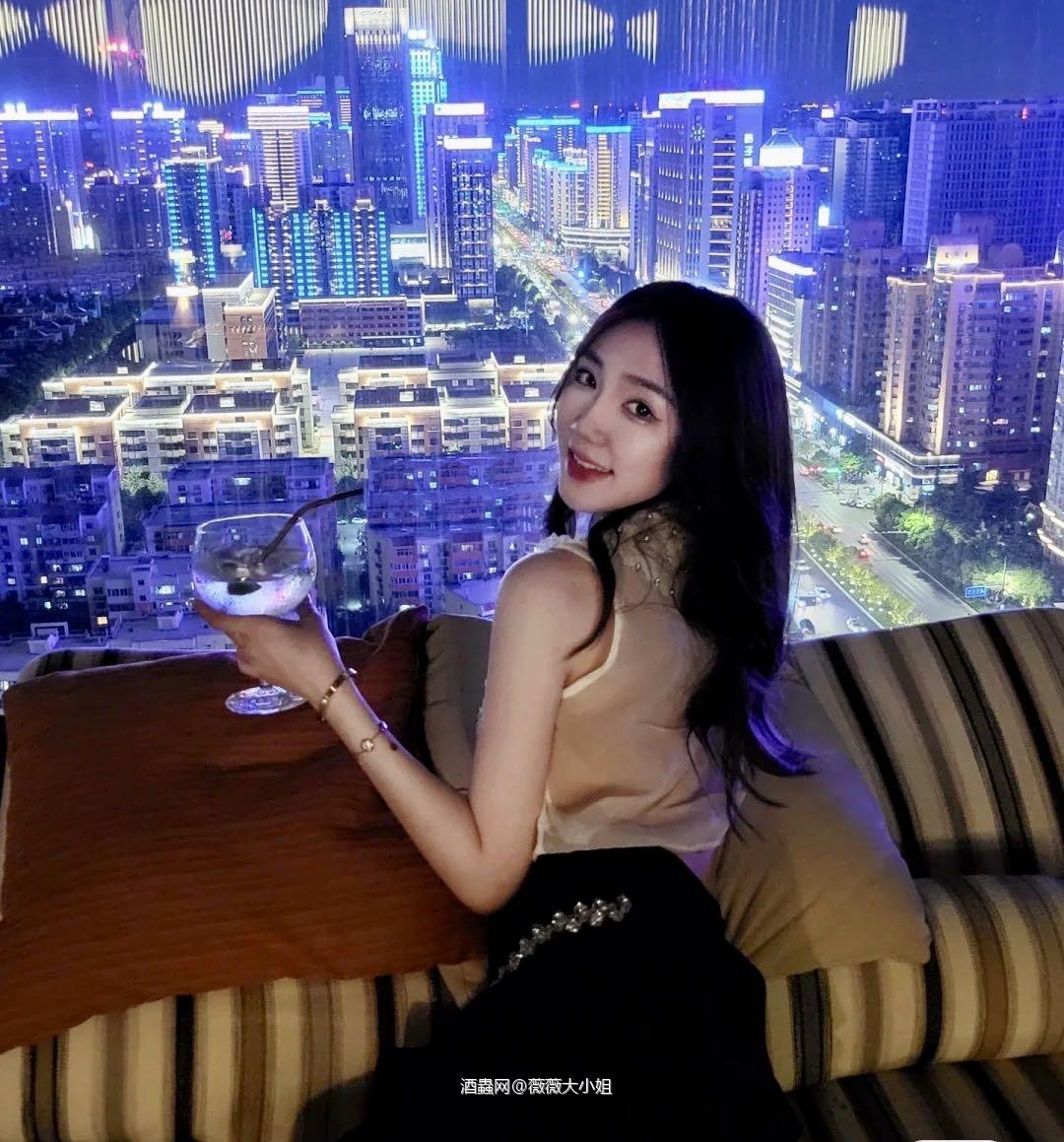 一杯敬明天 一杯敬过往