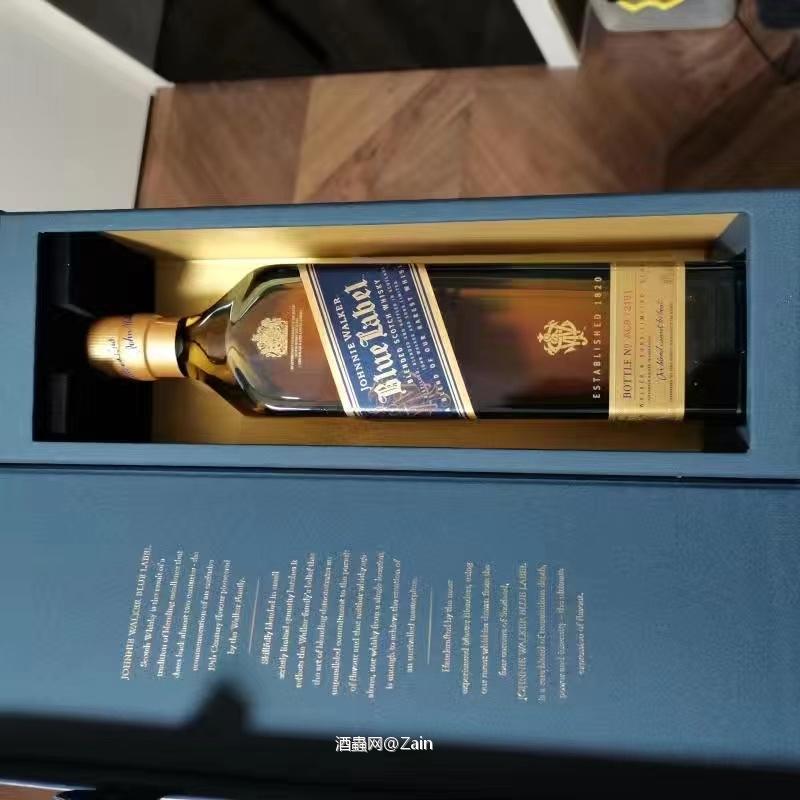 尊尼获加蓝方调和威士忌，算得上调和威士忌劲里面的第一梯队了