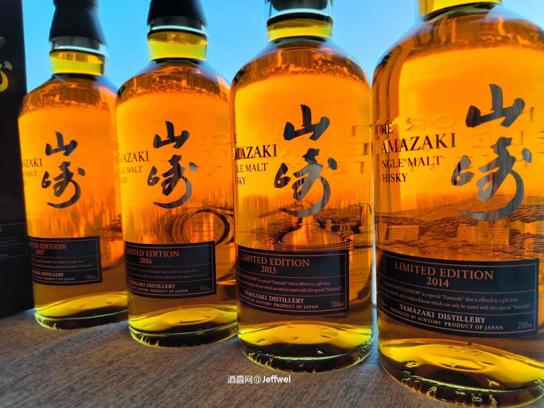 12年和无年份的颜色还不一样