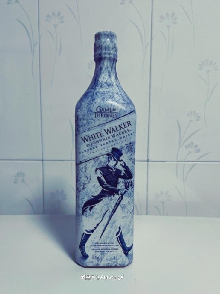 尊尼获加(Johnnie Walker)权力的游戏限量版，喝惯了黑牌，喜欢买来珍藏的<img src='https://sdata.whiskyworm.com/xcxpics/emoji_5.png' class='emoji' />