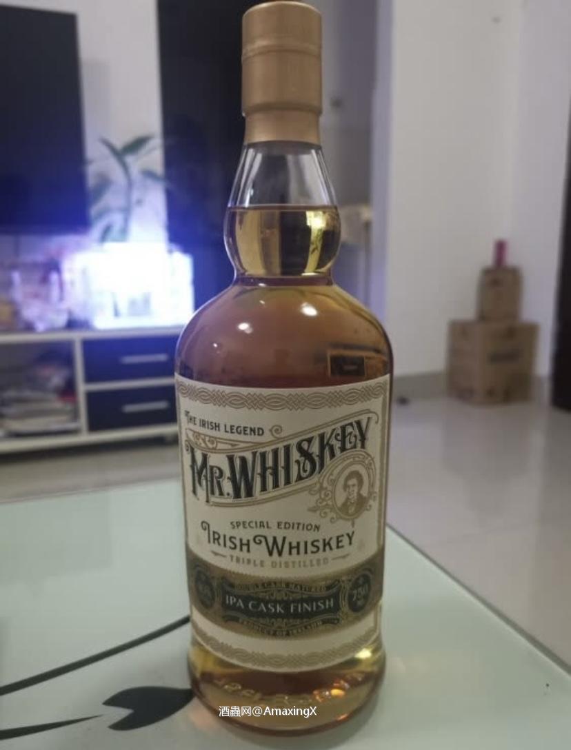 威驷爱尔兰威士忌单一麦芽12年，香气幽雅，入口顺柔，果味明显，适中，酒味纯正。
