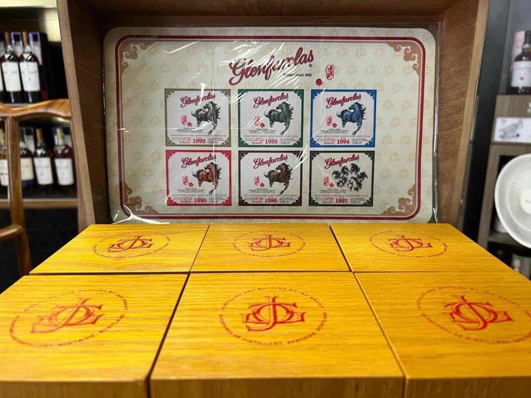 格兰花格万马奔腾