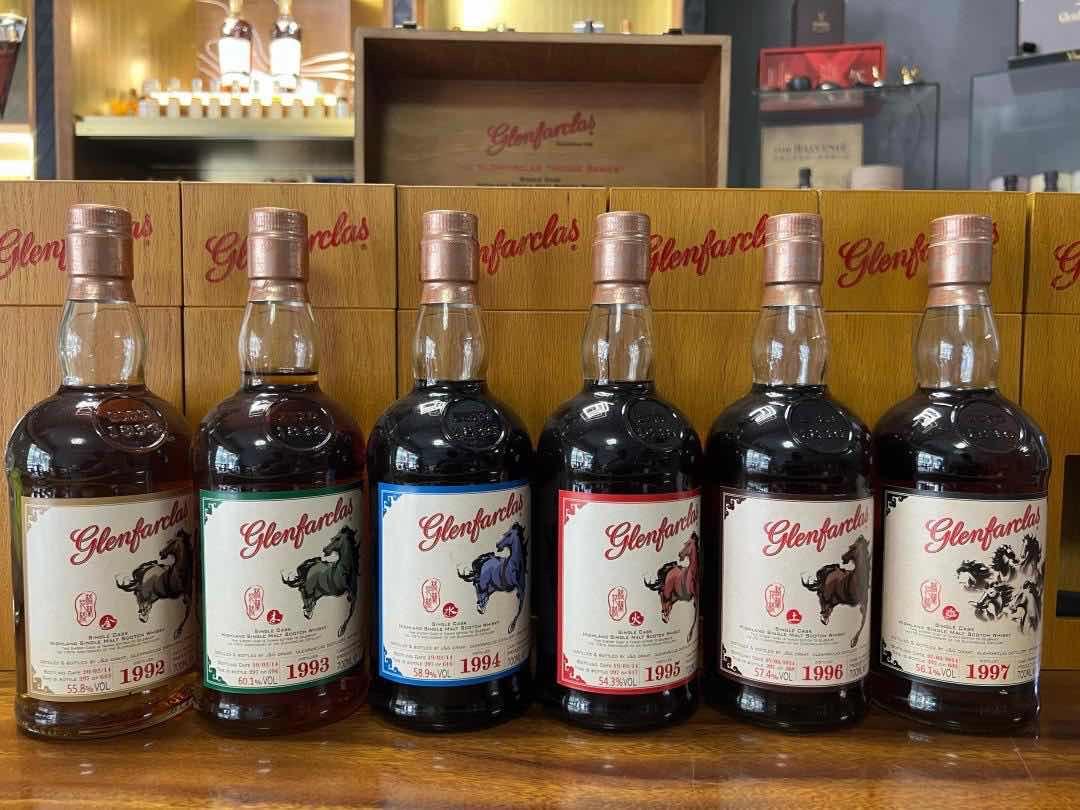 格兰花格万马奔腾