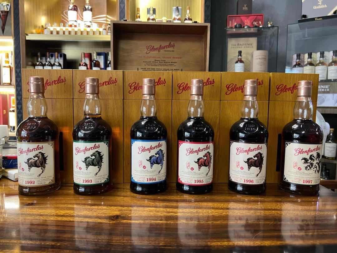 格兰花格万马奔腾