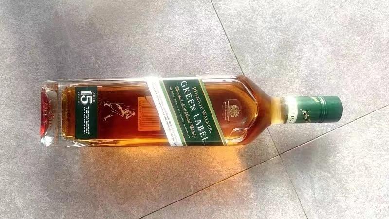 尊尼获加绿方，性价比高，搭配柠檬别有一番风味