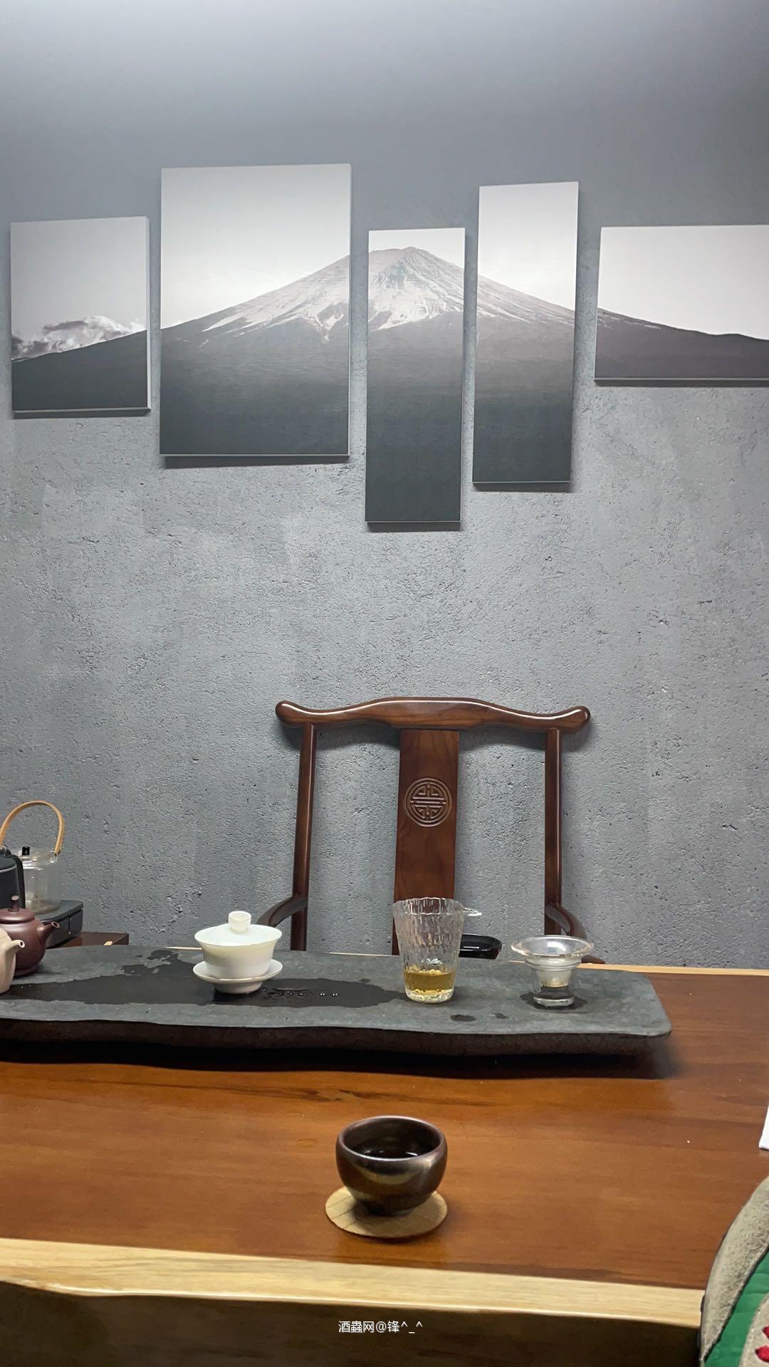 最近一个星期省钱啊，5天没喝了<img src='https://sdata.whiskyworm.com/xcxpics/emoji_7.png' class='emoji' />