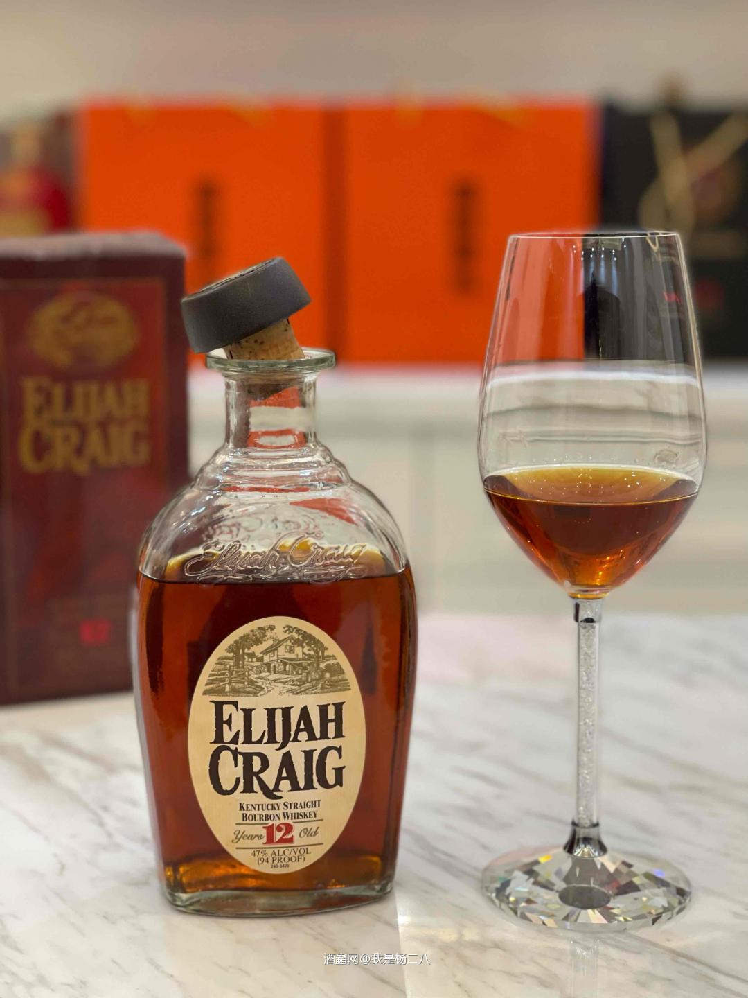 要过年了，开瓶12年爱利加。拍卖到1600的老波本，颜色里都…