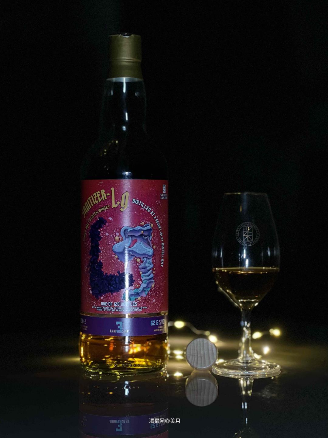 喜悦无边，举杯敬此年。