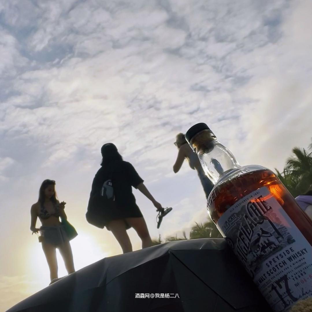 海线沙滩， 镜头里， 那些， 不期而遇的美好景象。 （live动图巧合拍到的，侵权必删）