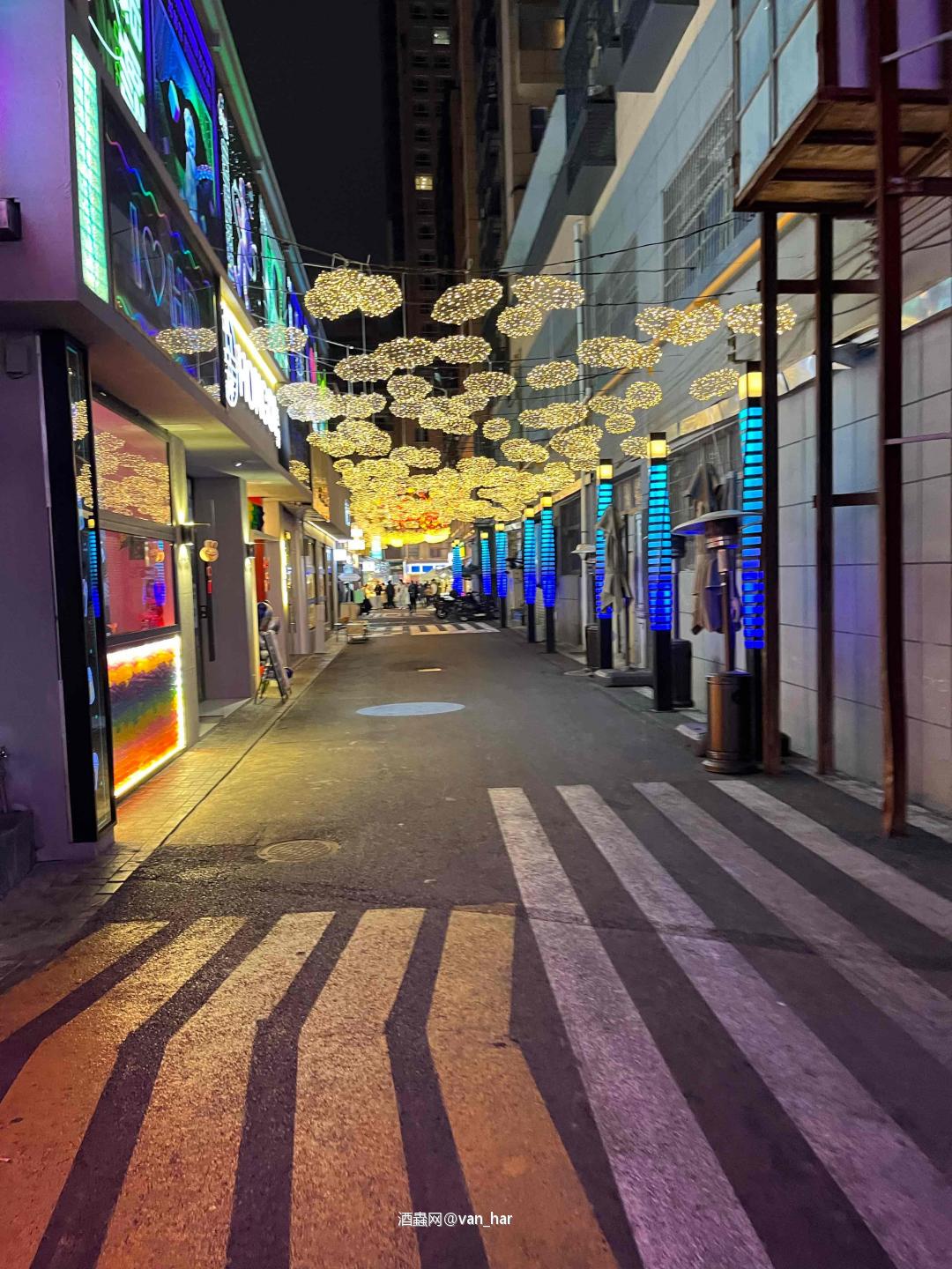 天凉了 找家小酒馆暖暖