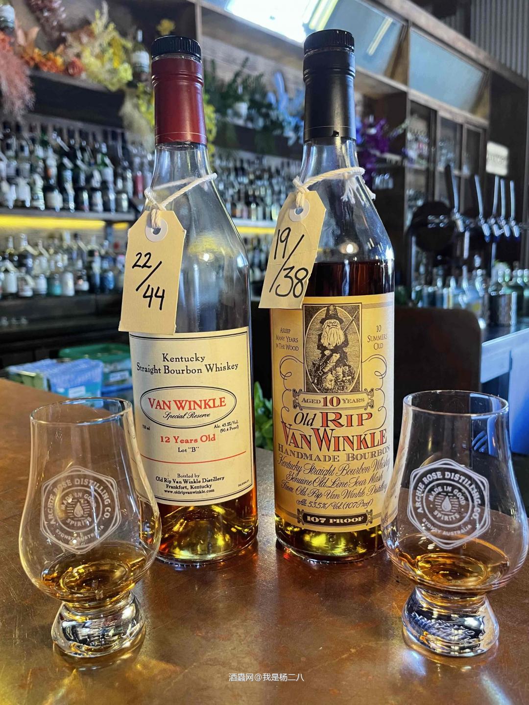 在悉尼Archie Rose家的吧台里没找到酒厂限定, 但开了这两支范温克10年和12年也是不错的, 从闻香到尾韵,10年都是完胜。 老板不给我包瓶,可惜,真想打包带走。