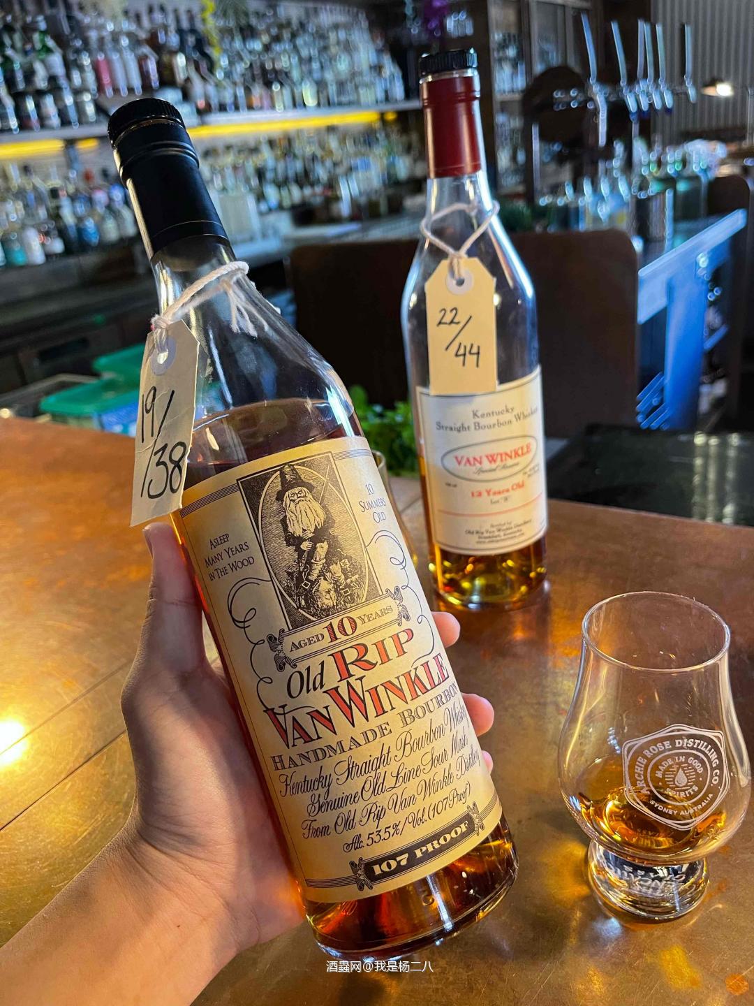 在悉尼Archie Rose家的吧台里没找到酒厂限定， 但开了这两支范温克10年和12年也是不错的， 从闻香到尾韵，10年都是完胜。 老板不给我包瓶，可惜，真想打包带走。