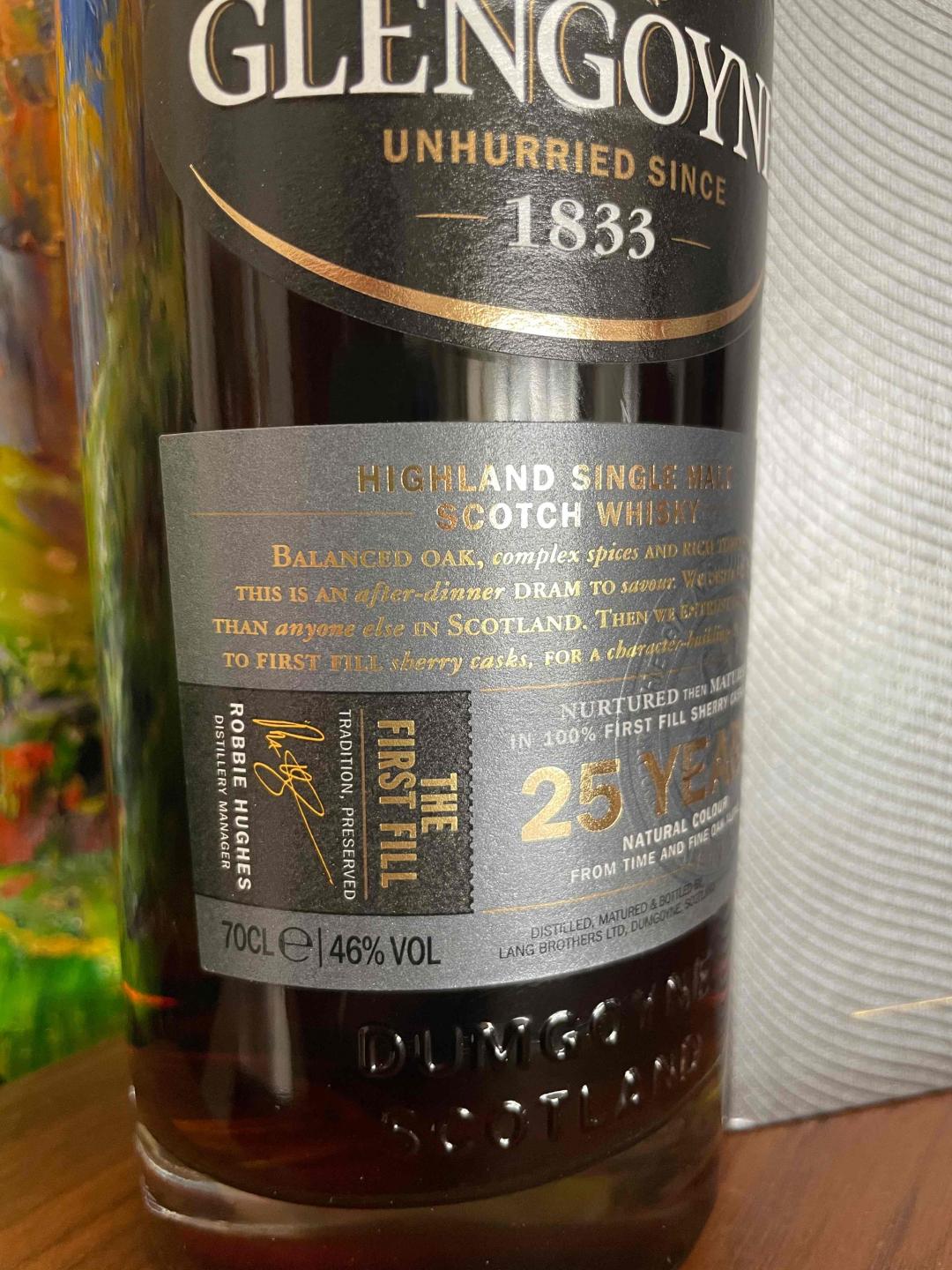 格兰哥尼 25年 46度 初填雪莉桶 非常稀有版本 普通的25年是48度 不是初填雪莉桶 酒色偏淡 这款的酒色深 非常漂亮