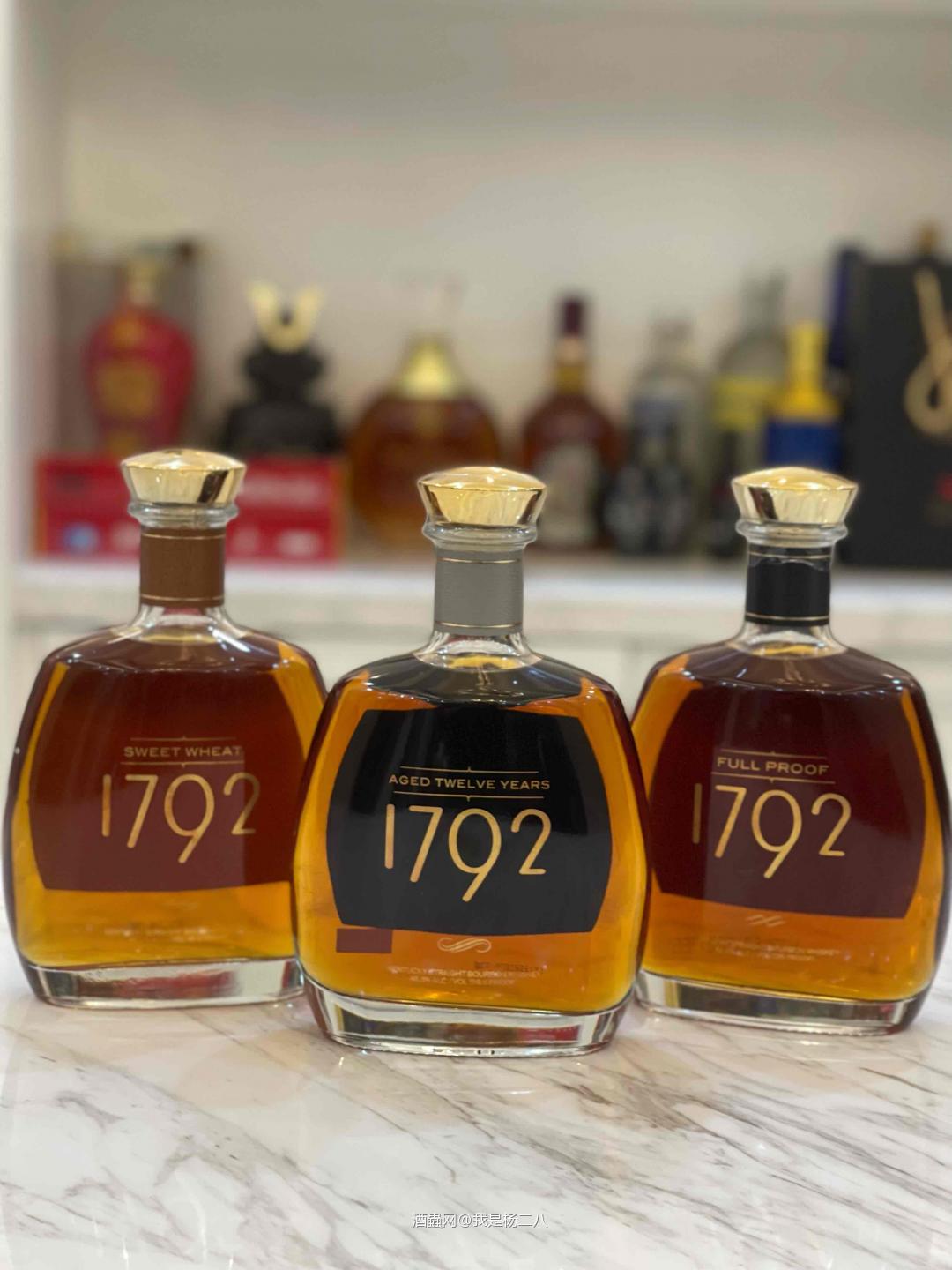 最近爆火的1792, 收了小麦、桶强和难得一见的12年。 12-15算是波本最好的年纪, 排好队, 哪天开瓶抿一抿。