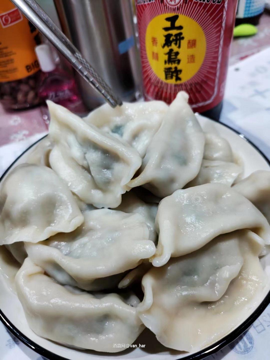 饺子就酒