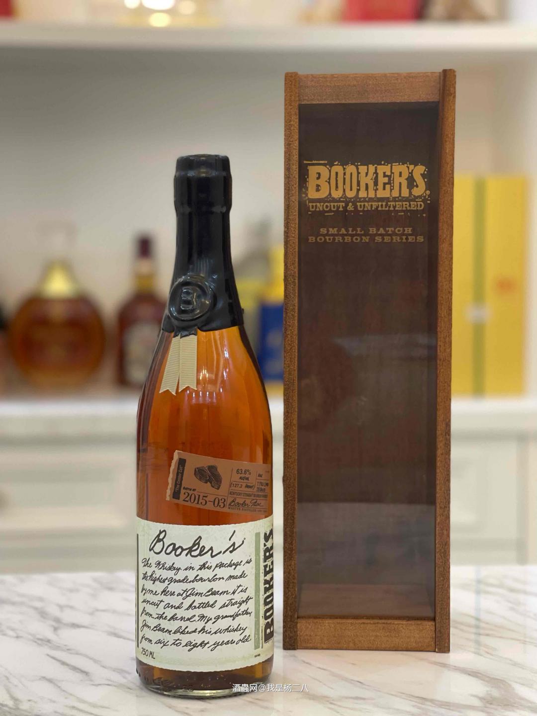 布克斯2015年图标版。 63.6度的酒精，酒体的冲击力很强，脂感丰厚，带着花生糖与奶油，一点点糙涩。建议滴水或冰球，会平衡很多。
