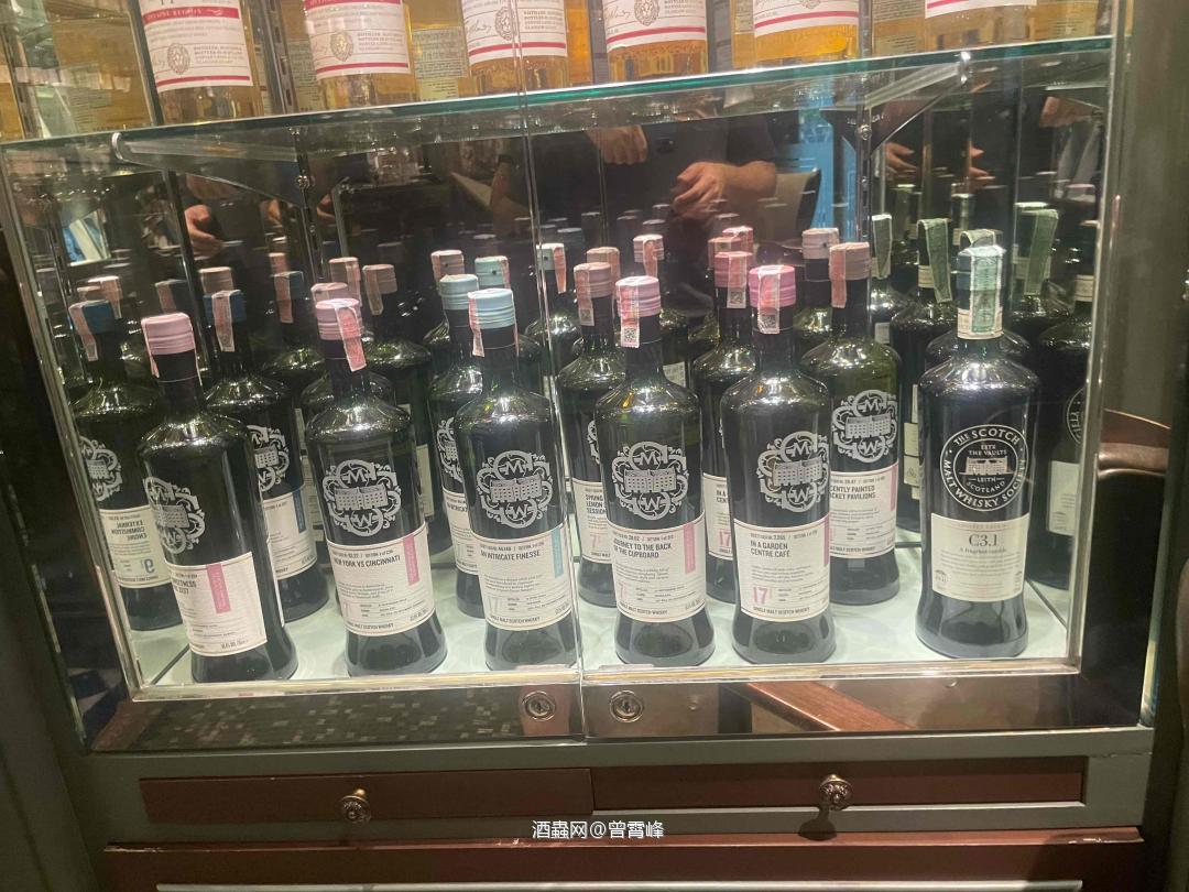 曼谷-Grand hyatt楼下的bar-有的贵