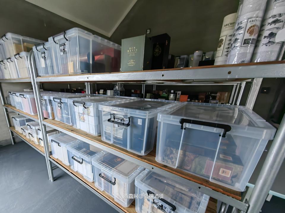 酒装箱或展示,盒装箱,分别存放