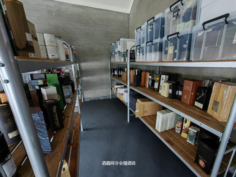 酒装箱或展示,盒装箱,分别存放